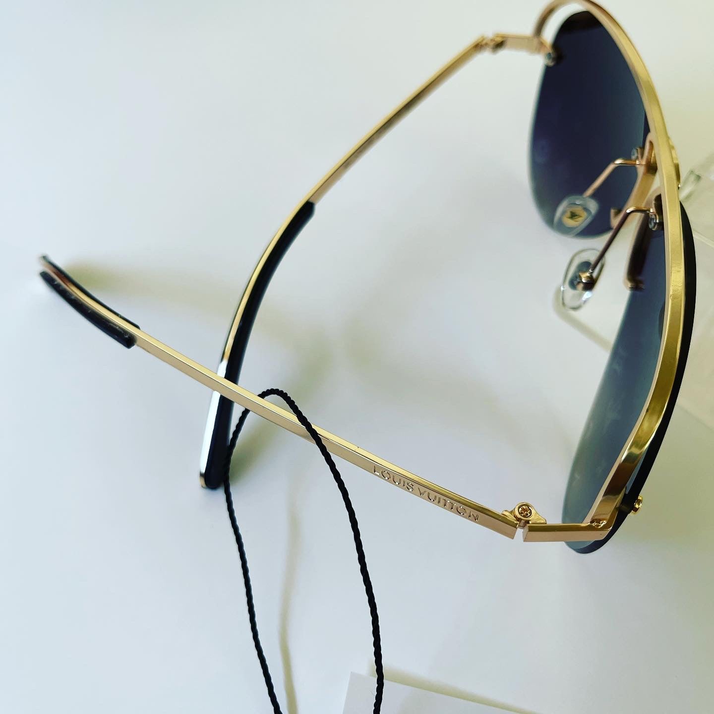 LV Ace Pilot Sunglasses Luxury - Gold Colour - Metal - Size: U - Louis  Vuitton® in 2023